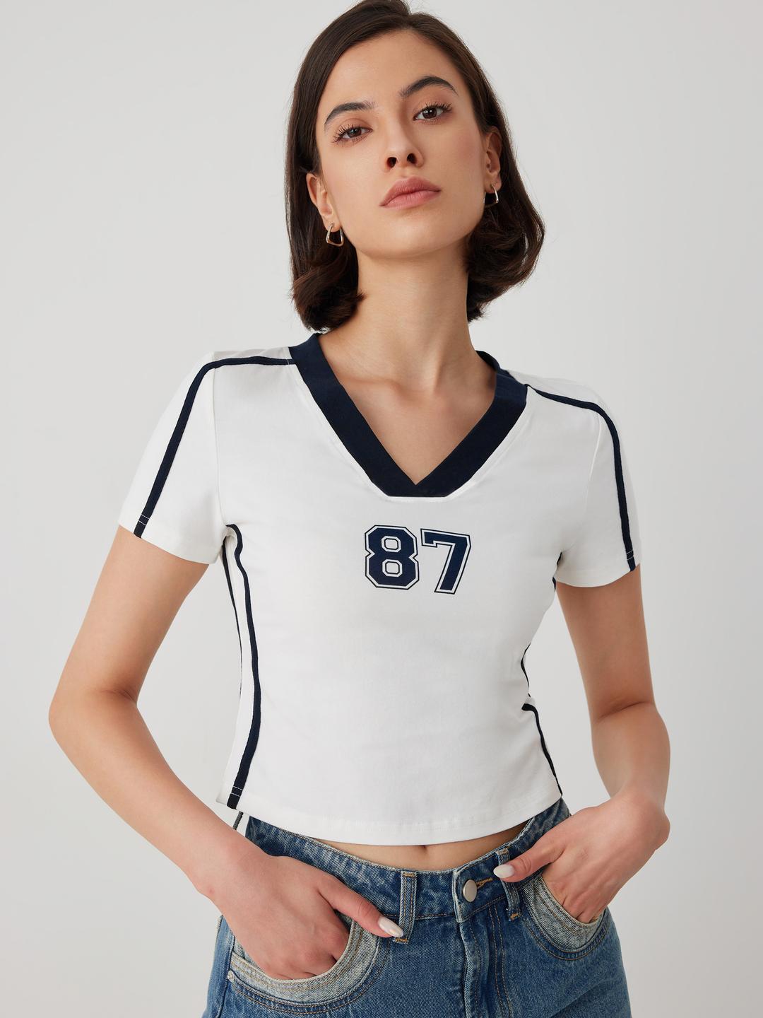 브이네크라인 87 그래픽 반팔탑