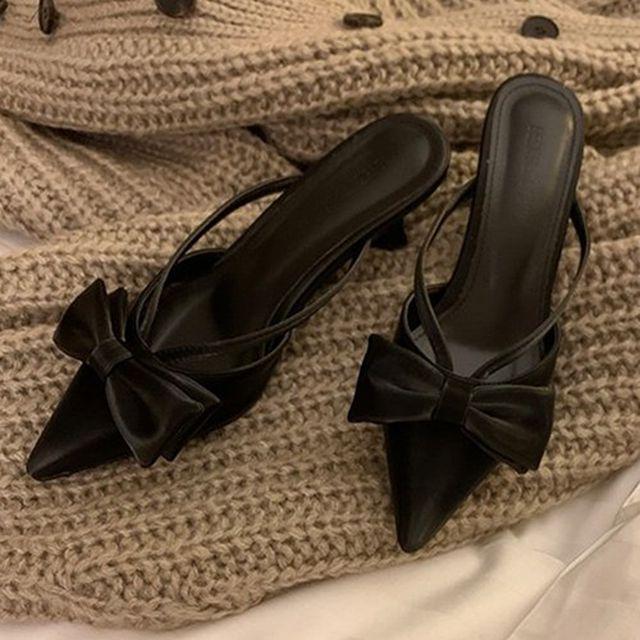 보보앤코 가을신상 스틸레토 리본 매듭 사이드 스트랩 뮬 (1color)