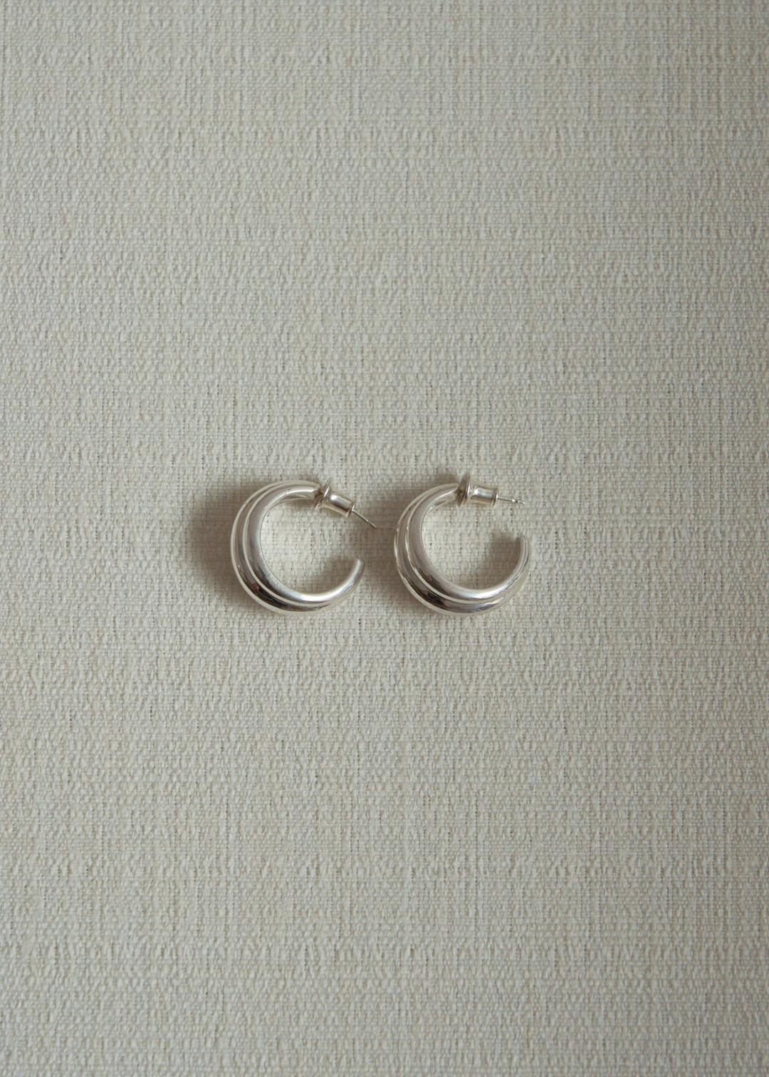 Meringue Bold Earrings. Silver