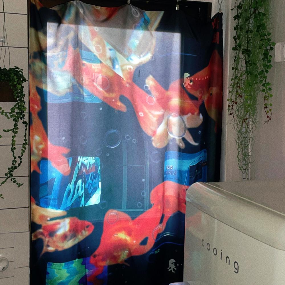 제작3-14일)TV room 금붕어 패브릭 포스터(새틴)