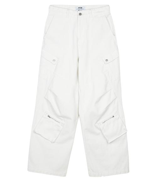 Slant Pleats Multi Cargo Pants_White