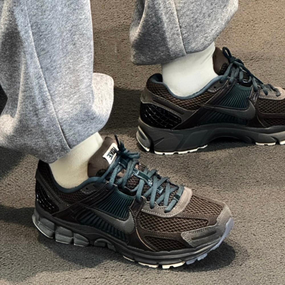 나이키 줌 보메로 5 유니버시티 메트로 블루