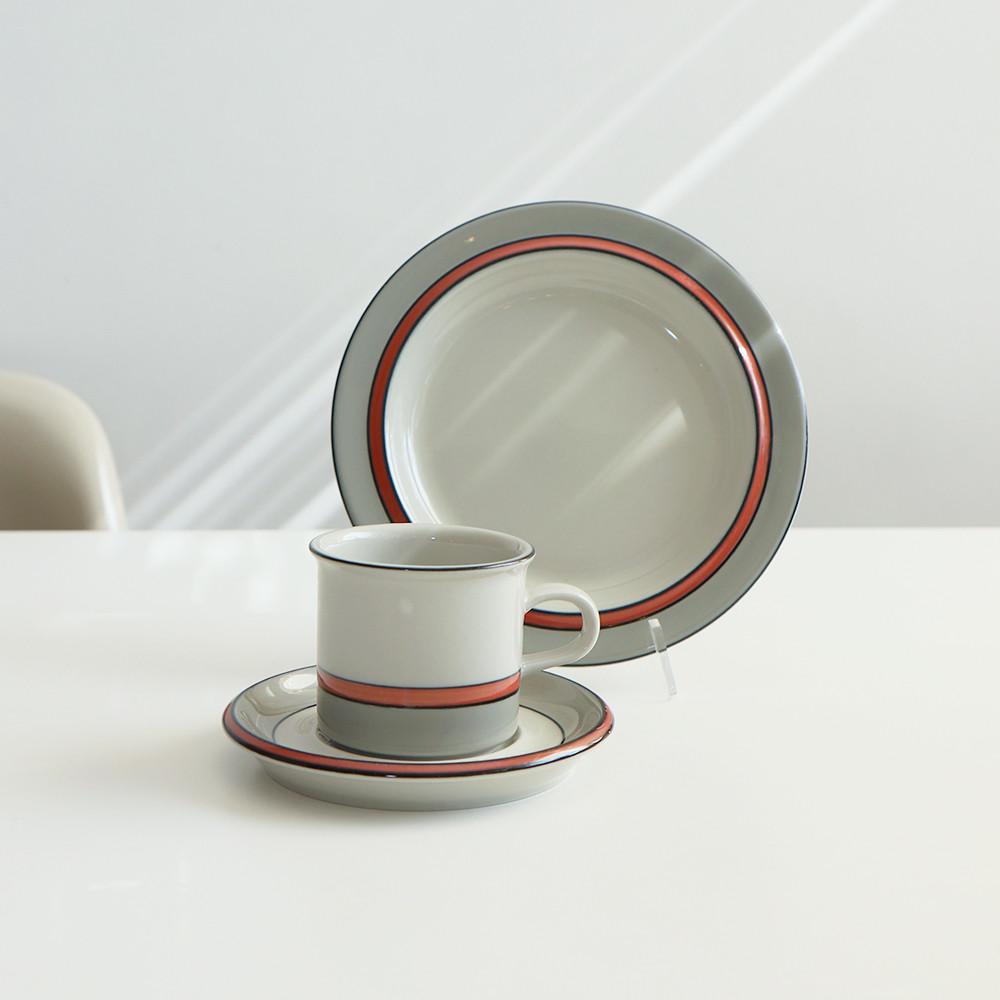 [중고]Arabia Finland Aslak coffee cup, saucer and plates 아라비아 핀란드 아슬락 컵 소서 플레이트 트리오