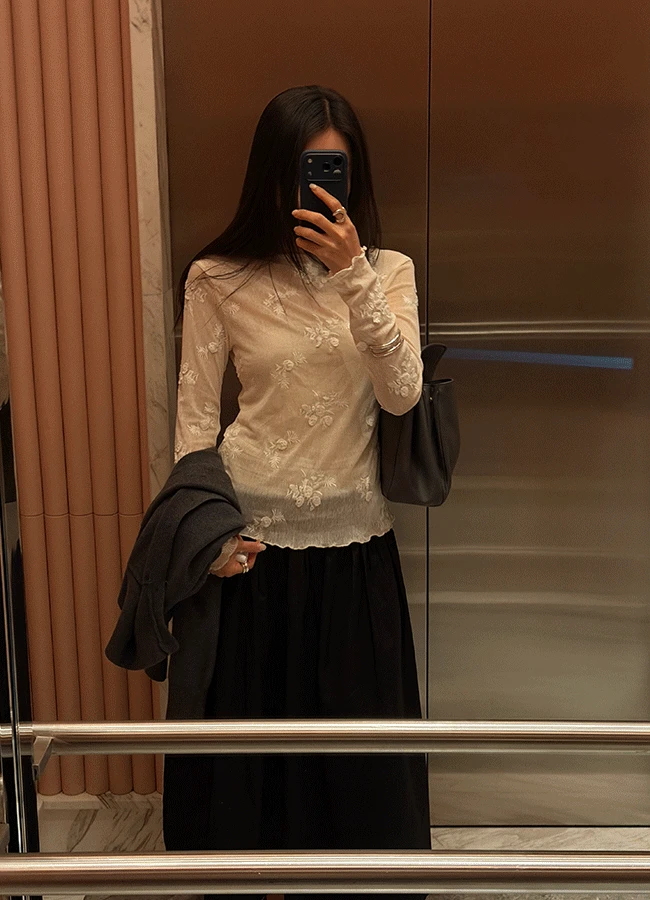 [Spring🎀] Nus embroidery top (1color)