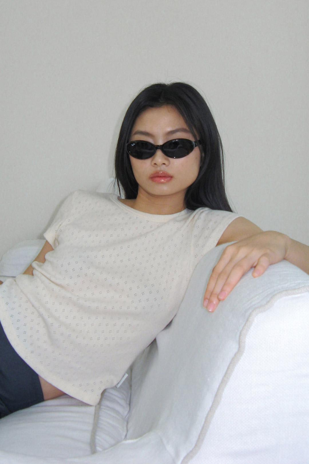 [6/5 예약배송] Sunburn Basic T-shirt (IVORY PUNCHING)