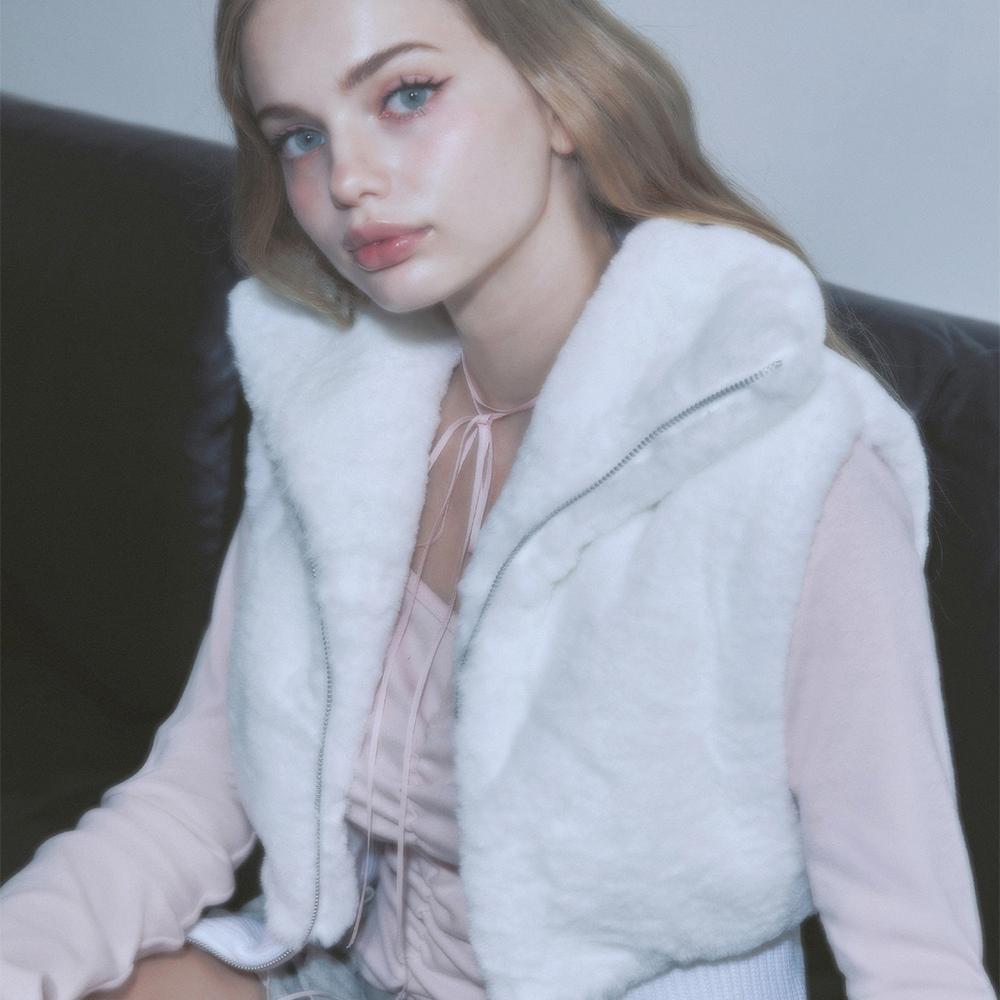 MF MOLLIS FUR VEST-WHITE