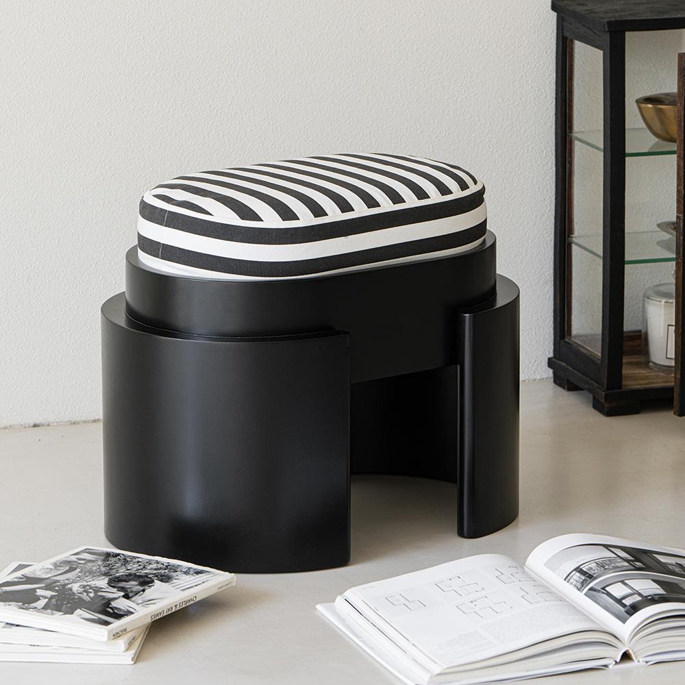 와이드 커브 스툴