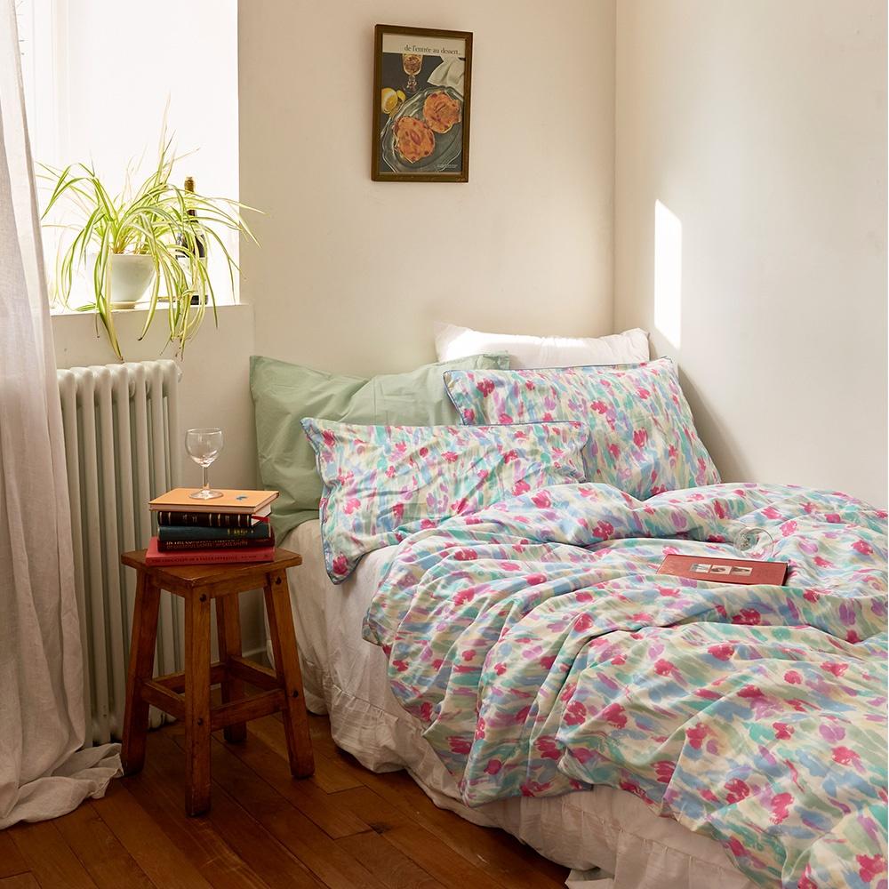 Midday bedding cover
