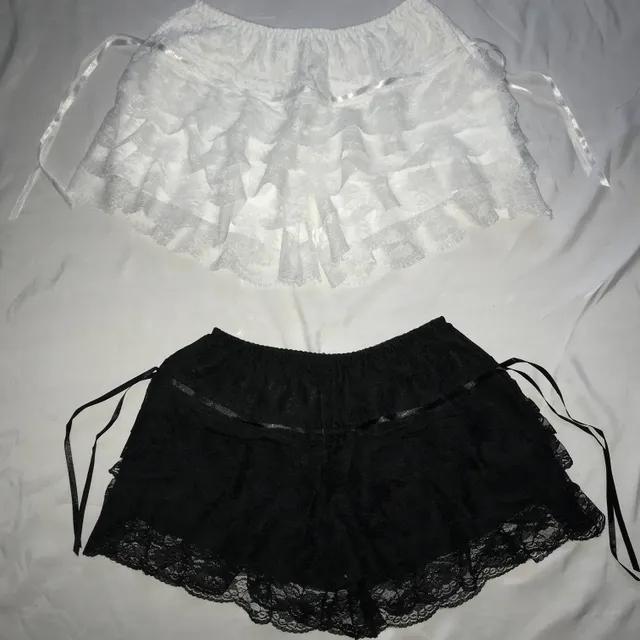 Frill lace shorts / 프릴 레이스 쇼츠 팬츠