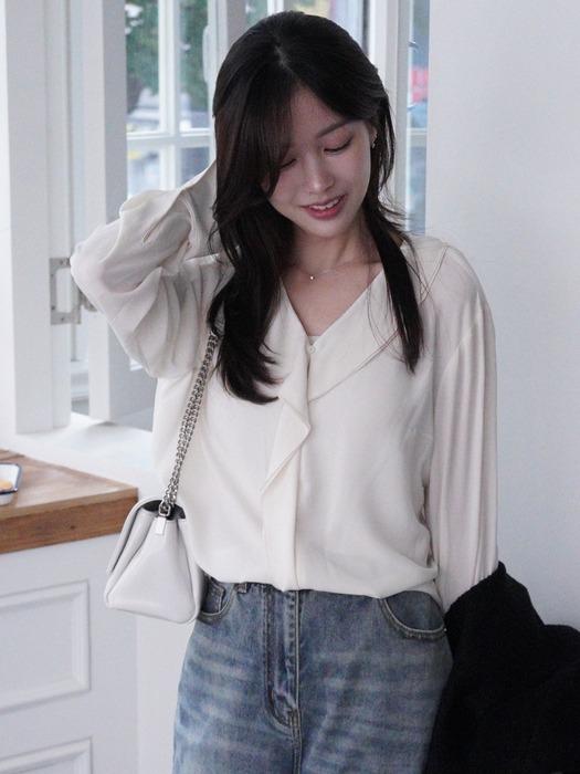 [Drama Signature] Shirring Collar Silky Blouse