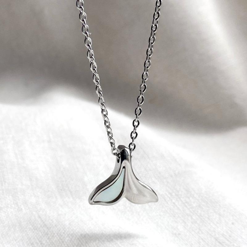 통통 고래꼬리 목걸이