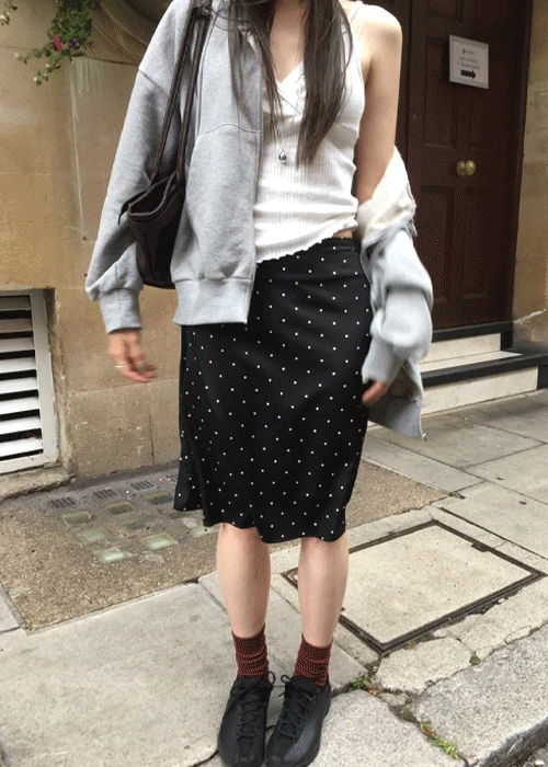 [FW🍂] 델츠 도트 미디 스커트 (2 color)
