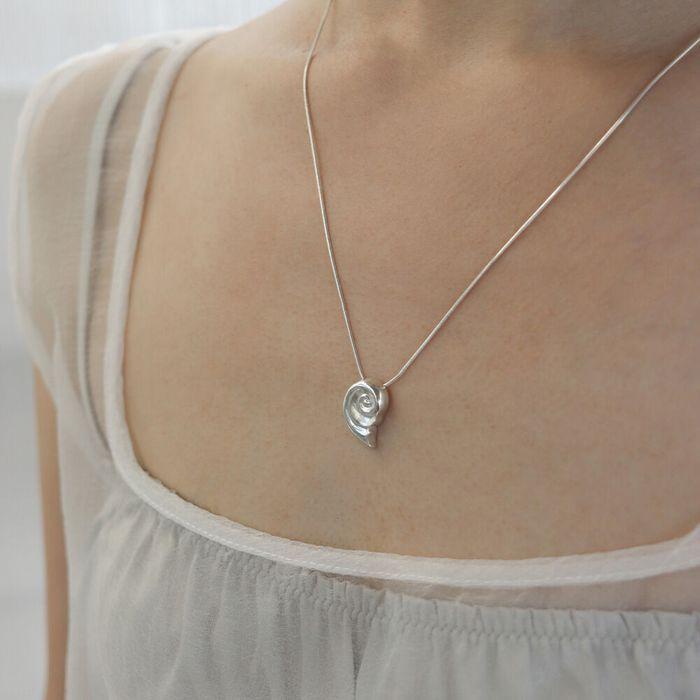 [synesthetic pcs] Shell necklace 02