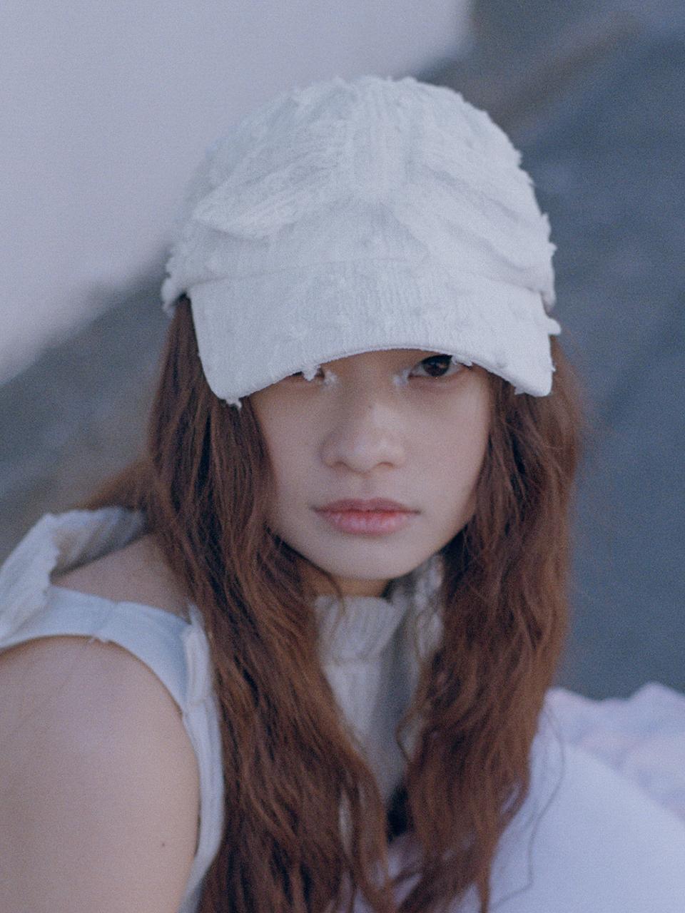 BOW CAP IN LACE CREAM