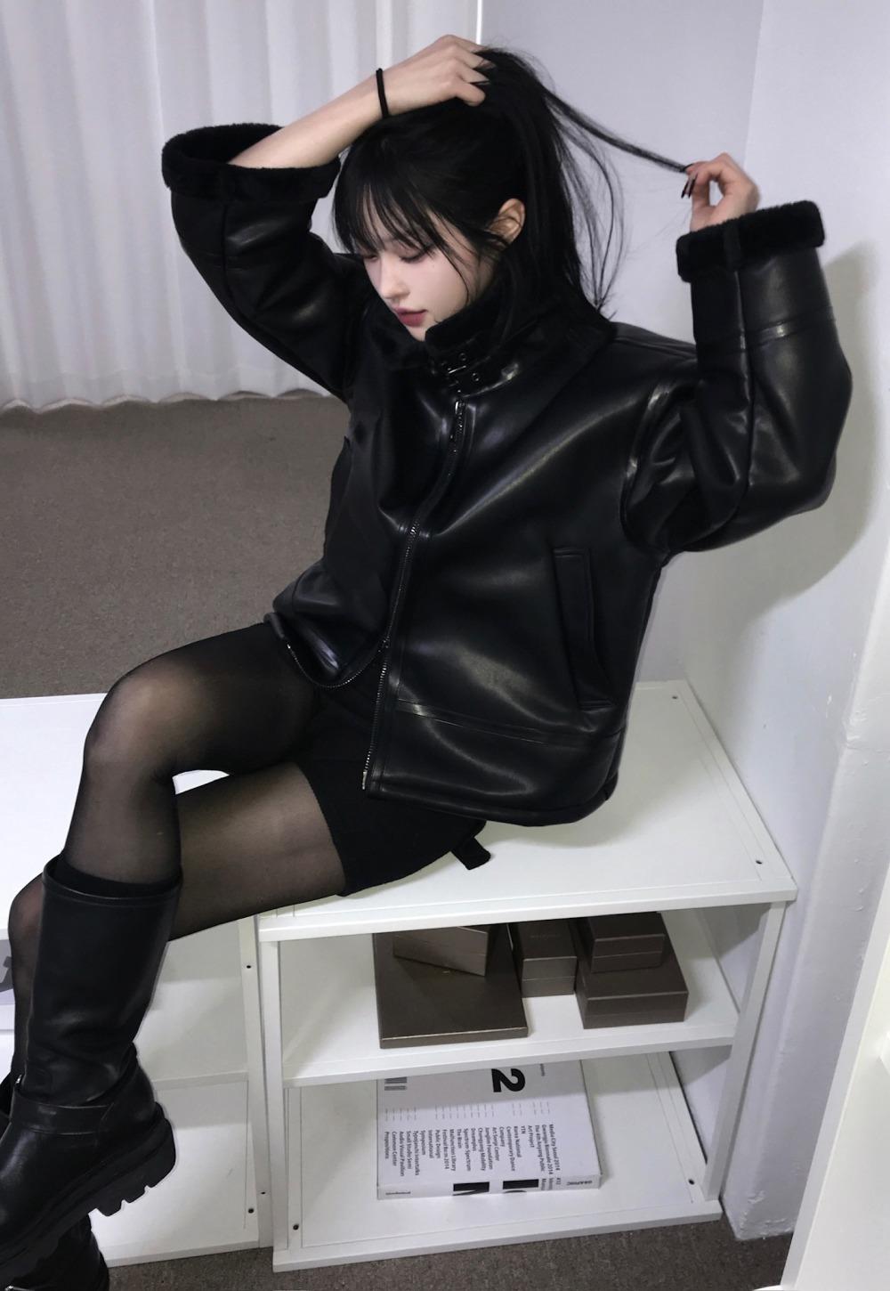 (PRE-ORDER) Vegan leather sealing jacket