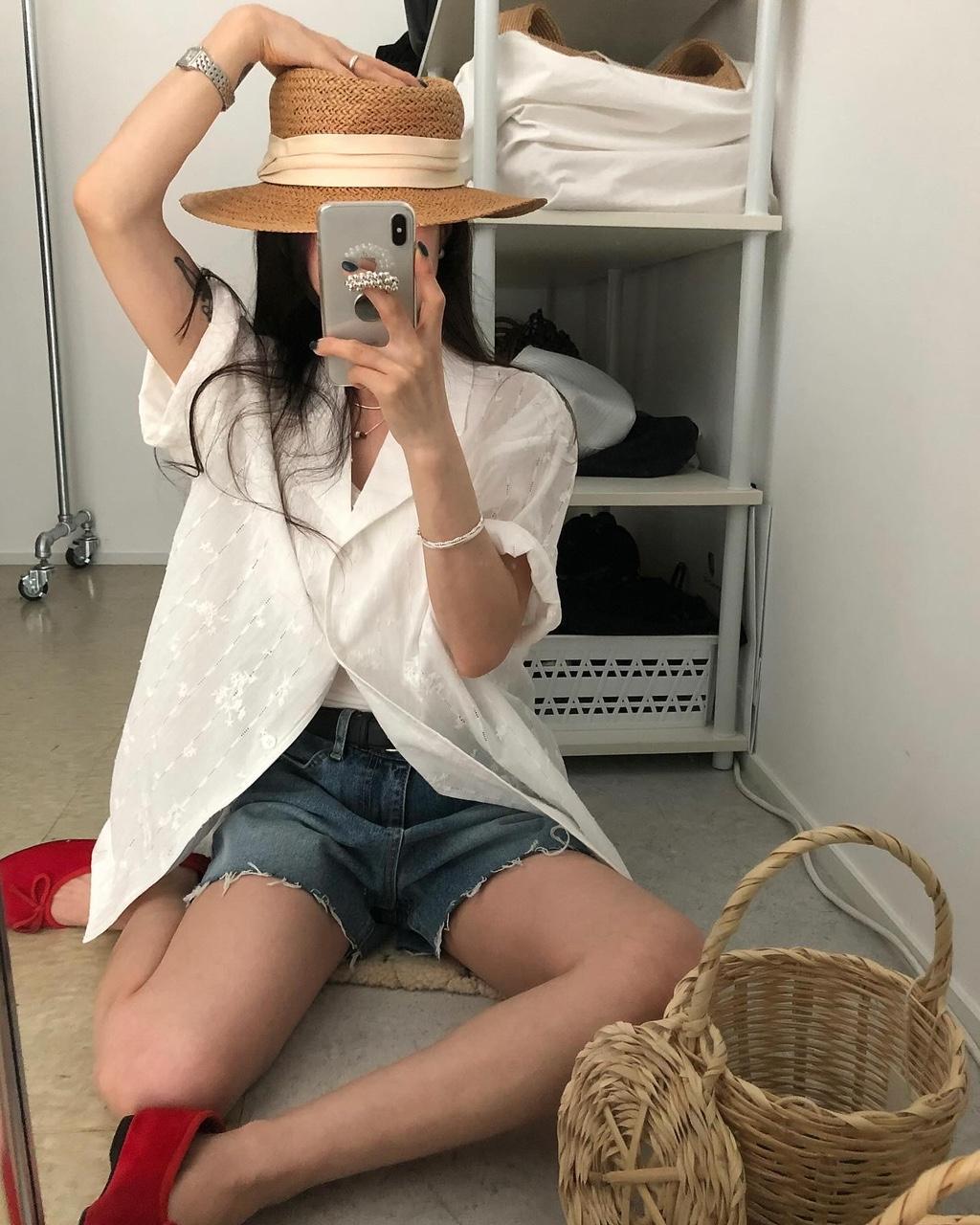 유인어스 달스 여성 여름 하객룩 출근룩 오피스룩 바캉스룩 휴가룩 휴양지룩 레이어드 이너 오픈카라 오버핏 루즈핏 자수 반팔 블라우스