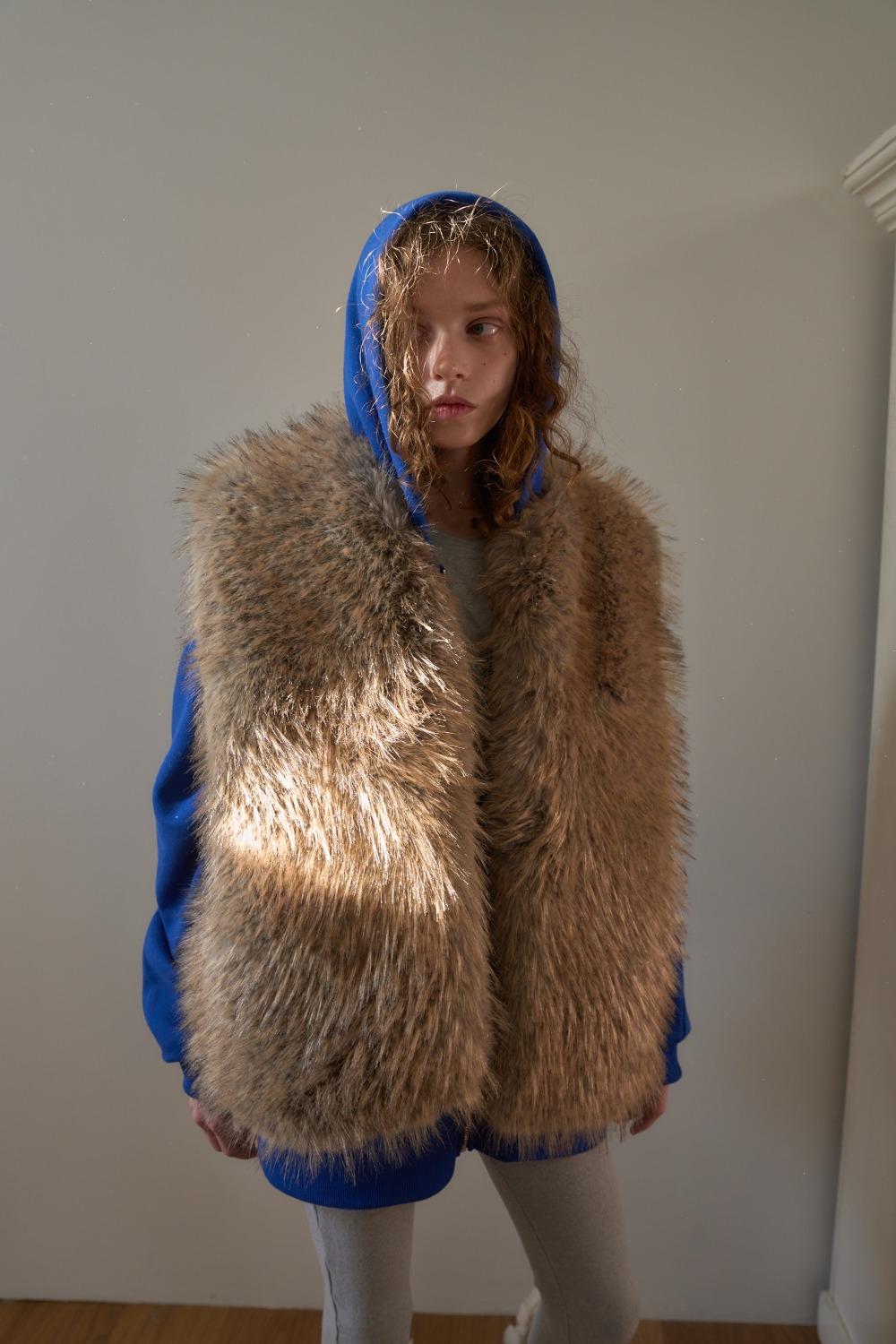 [Exclusive] Fake Raccoon Fur Vest / Brown