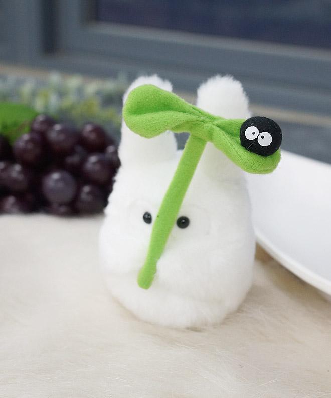 마쿠로쿠로스케 나뭇잎 화이트 토토로 인형