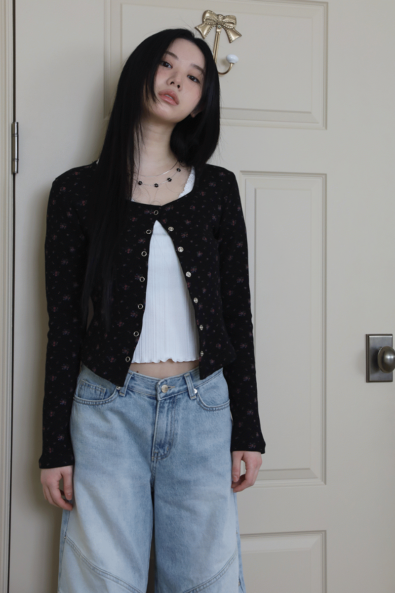 포에 플라워 스냅 가디건