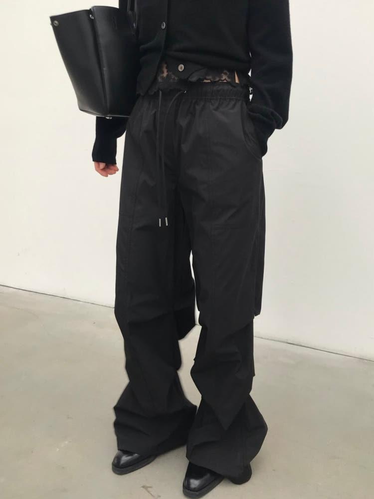 위아 뮤트 파라슈트 (2color) weare 핀턱 조거팬츠