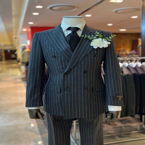 [지이크](신세계 강남점) 22F/W  프리미엄 이태리수입  까노니코원단  피크드라펠 스트라이프 수트  PFJ2013GY