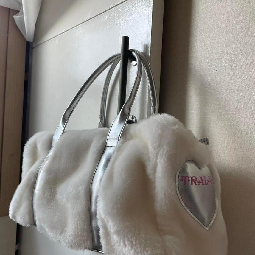 (최종가) tralala 백 트랄랄라 화이트 갸루 퍼 백