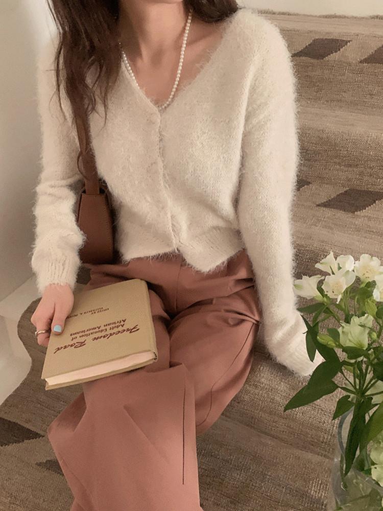 [앵콜세일🎉](7color)클로저 브이넥 퍼 크롭 루즈핏 겨울 부클 니트 가디건