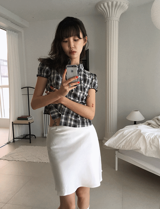 더에펠 블론디 새틴 플레어 미니스커트 (2color)