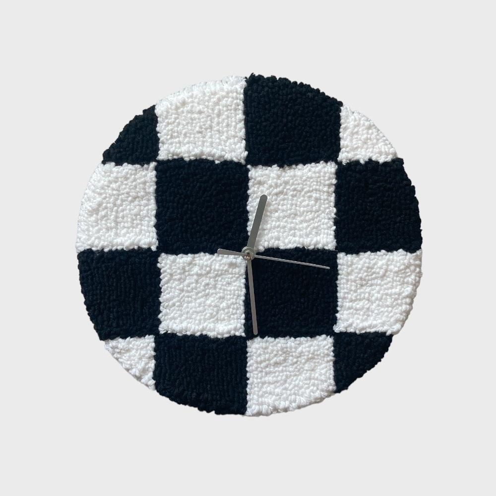Checkerboard silent tufting wall clock