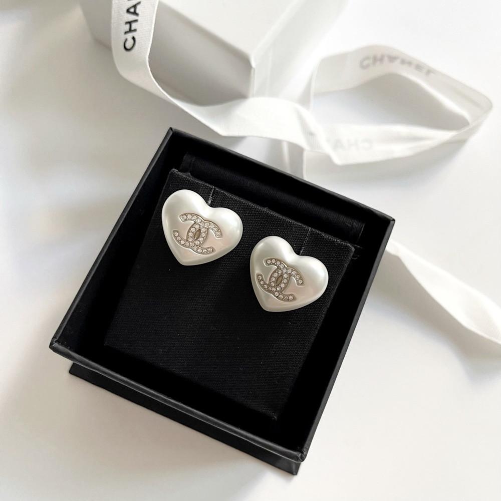 [관부과세포함] 샤넬 진주 큐빅 하트 귀걸이 제니 귀걸이 ab7011