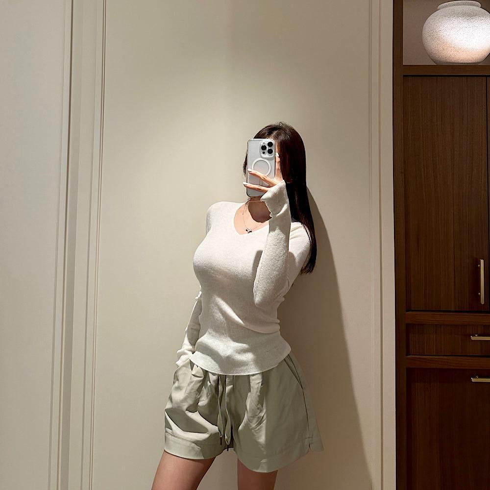 펄 촘촘 브이넥 골지 니트