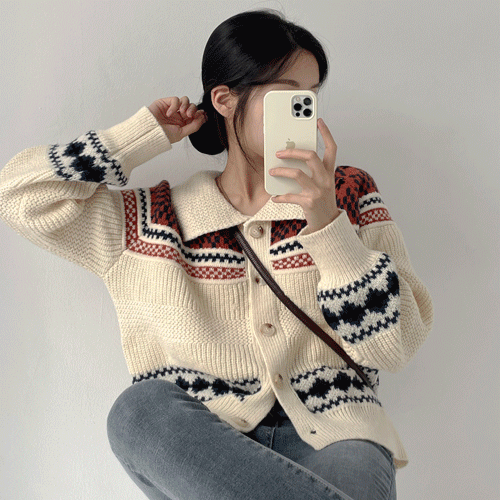 [도톰,폭닥/빈티지무드] 유니크한 패턴, 아방핏 카라 니트가디건 (2color)