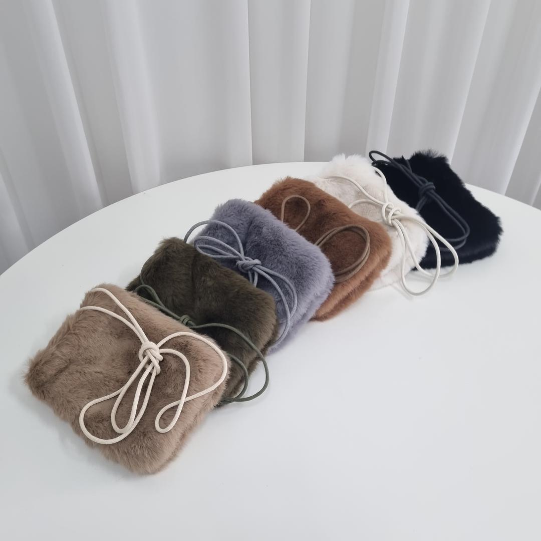 샤담샤담 털복숭이 세로 페이크퍼 미니 크로스백 핸드폰 여성 겨울 가방 6 Color
