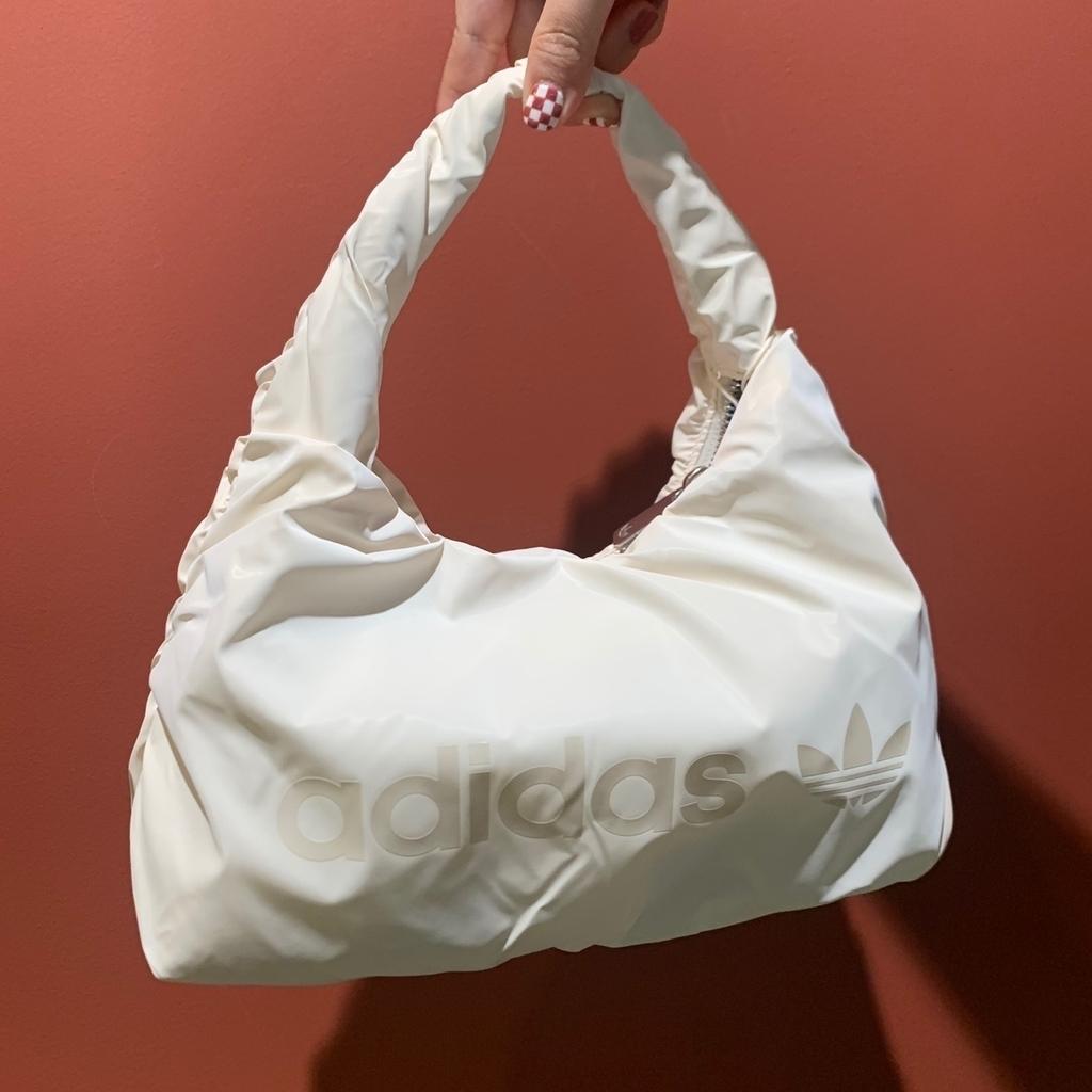 아디다스 오리지널 미니 숄더백 새틴백 HK0158 미국정품