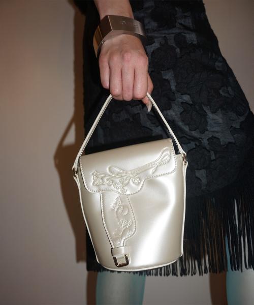 Saddle Bucket Bag Light Silver