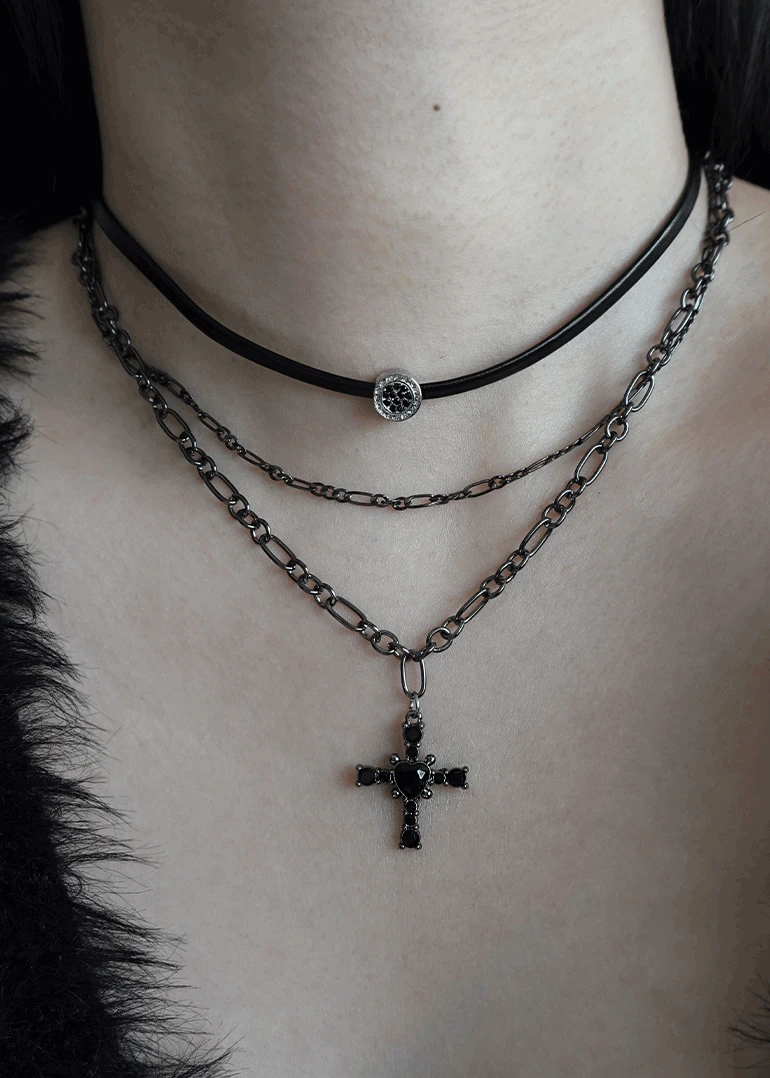 black love necklace | 블랙 십자가 하트 레이어드 목걸이