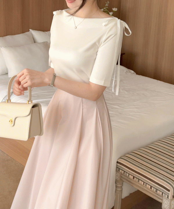 [하객룩/모델소장💕]아이린 보트넥 리본 반팔 티