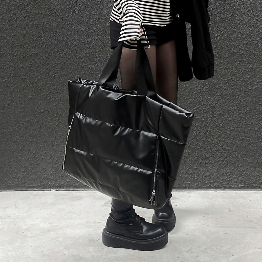 실키 패디드 백 큐빅스타키링 포함 몬모릴로