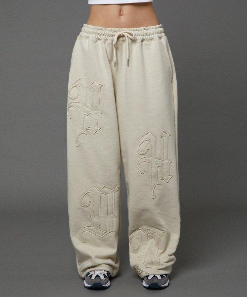 후드후드(HOODHOOD)  HD 로고 아플리케 스웨트팬츠 아이보리 - 사이즈 & 후기 | 무신사