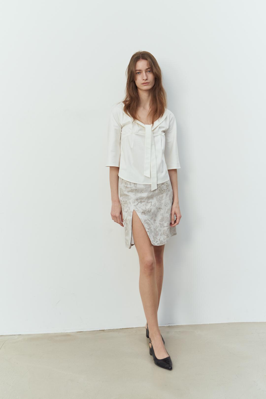 PLAIN BOWTIE TOP