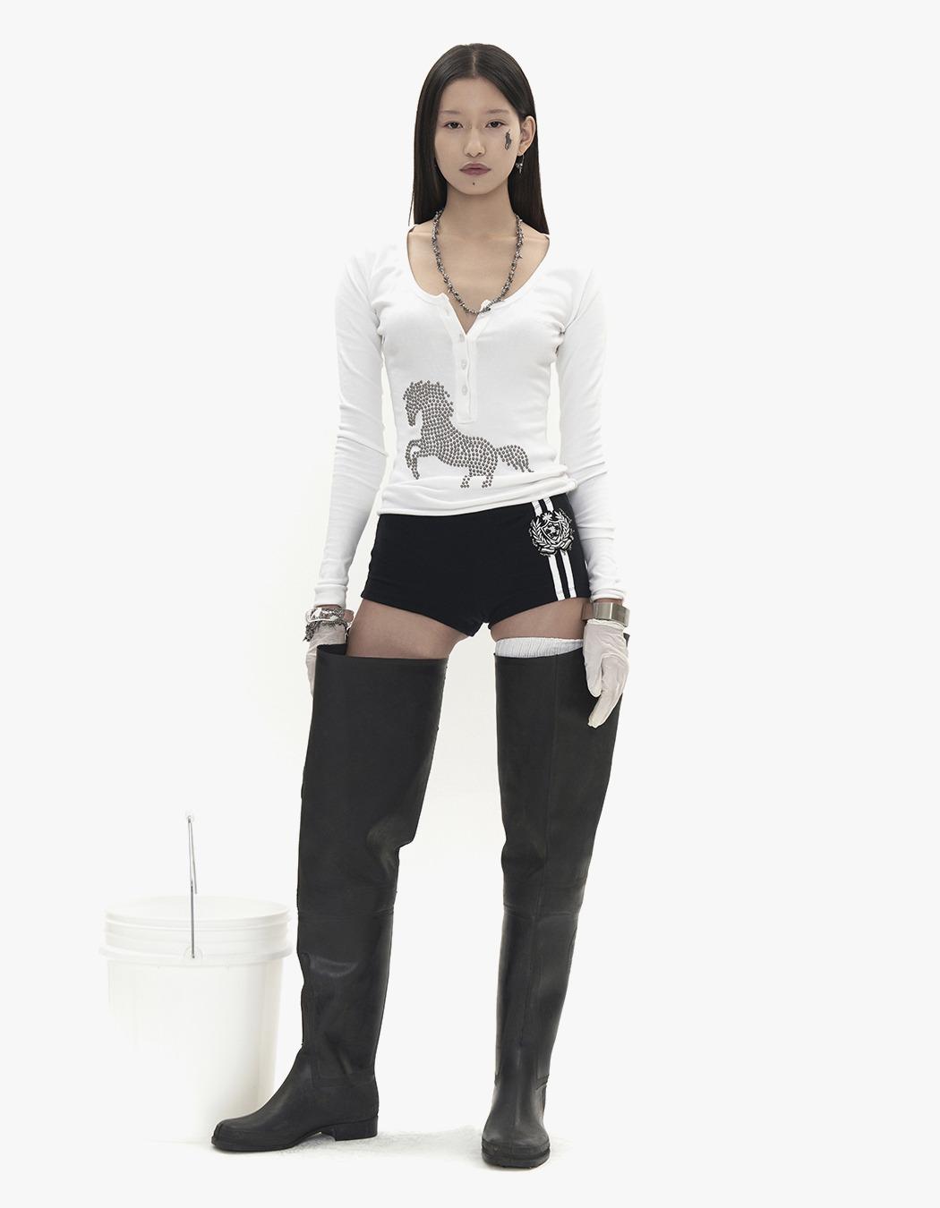 Studded Henley T Shirt In White - White