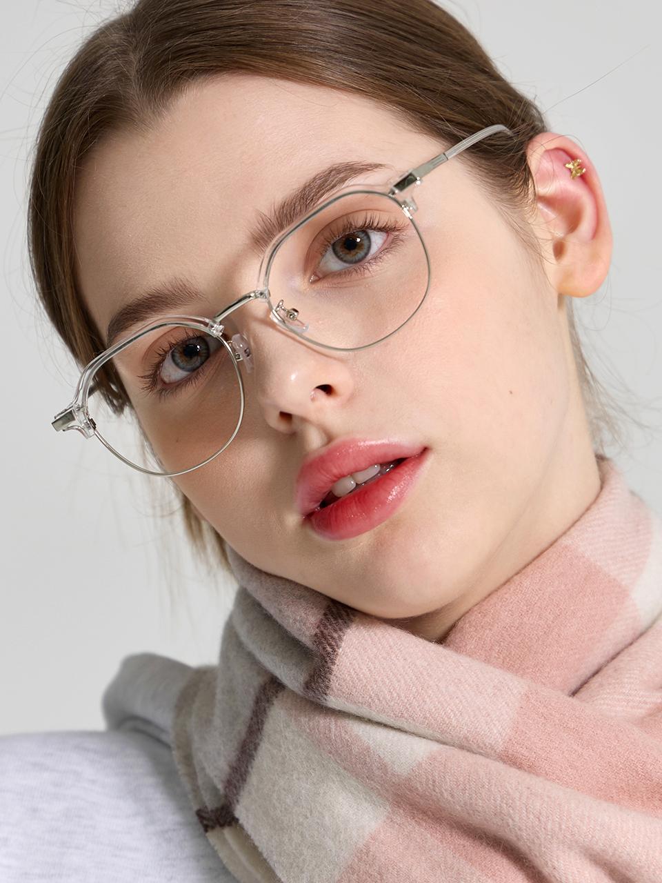 리끌로우 [aespa 에스파 윈터착용] 하은테 FBB82 CRYSTAL GLASS 안경
