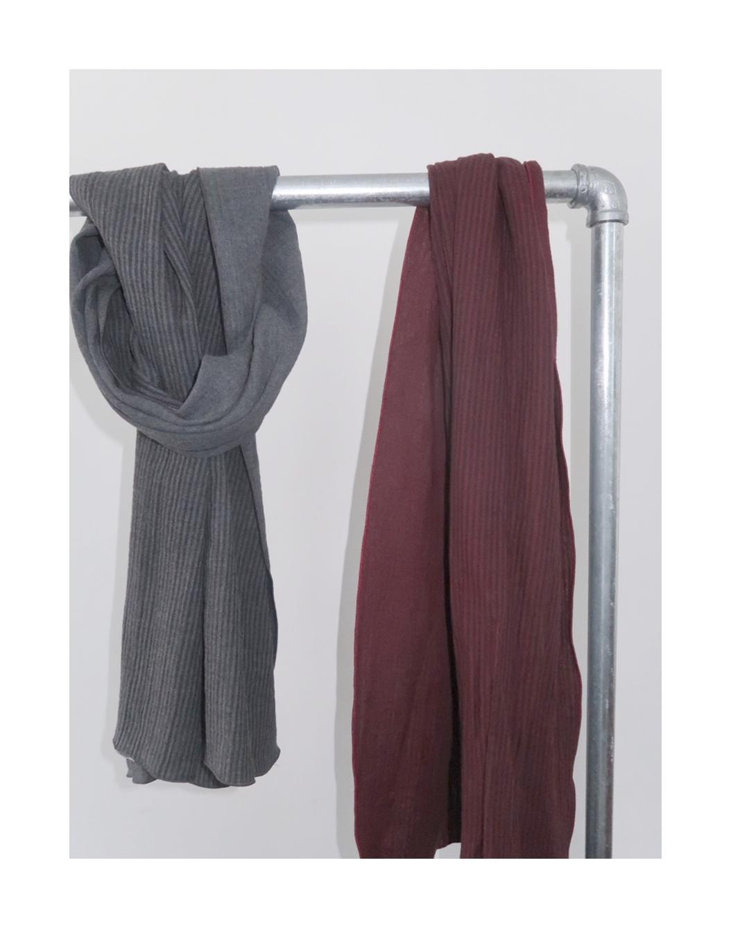 뮤로우 DOUBLE-SIDED STRIPE SCARF