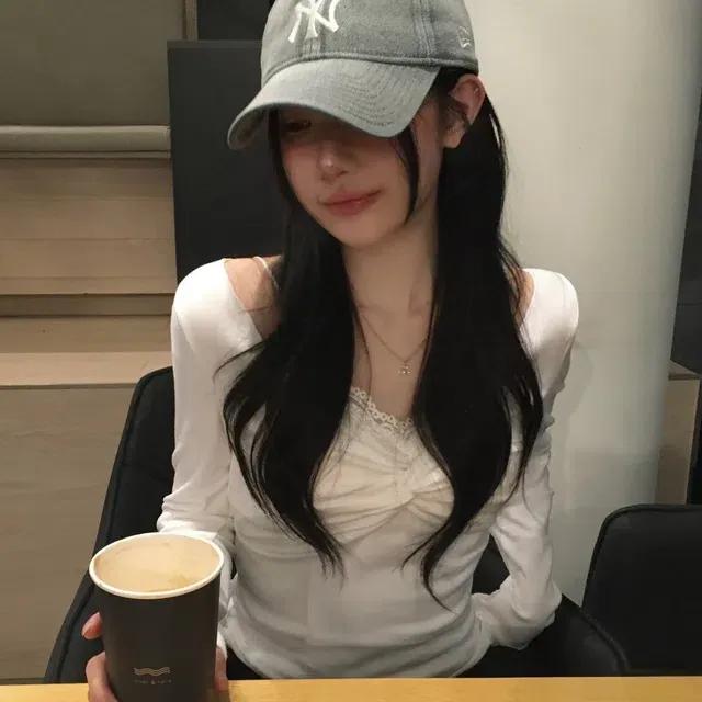 [러블리힙🤍/여리말라핏] 꼬임 여리 브이넥 긴팔t/ 여리 청순 피치기모 봄긴팔 봄옷 가을긴팔 셔링 레이스 브이넥 슬림핏 여친룩 데이트룩