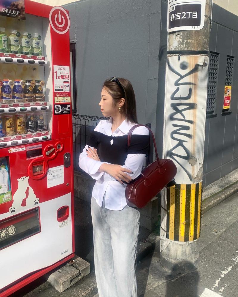 여성 마크 트임 오프숄더 뷔스티에 : 하이원스