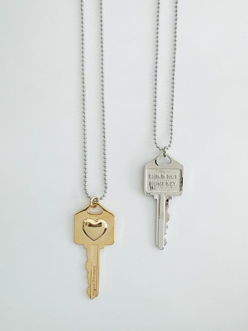 디스 이즈 낫 홈 키 롱 네크리스 / 2컬러