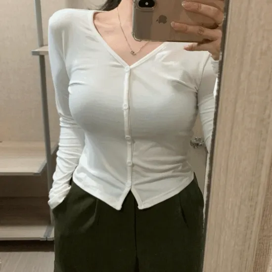 [벌어짐X]말랑 쫀득 슬림핏 브이넥 단추 가디건 티셔츠