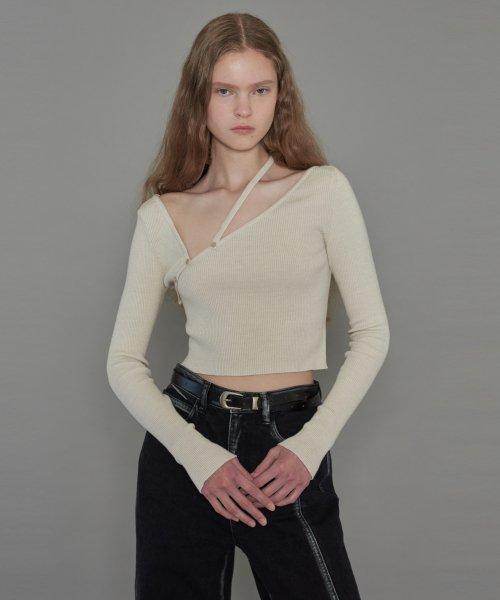 STRAP BUTTON KNIT TOP (ivory)