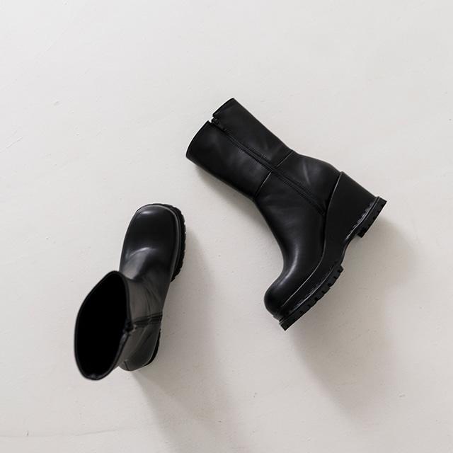 뉴모즈 [뉴모즈] 유니크 미디 통굽 플랫폼 앵클부츠