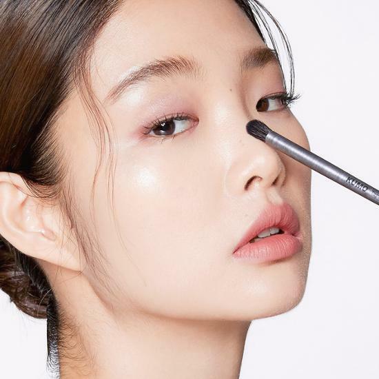 쿠모 테이퍼드 블렌딩 브러쉬